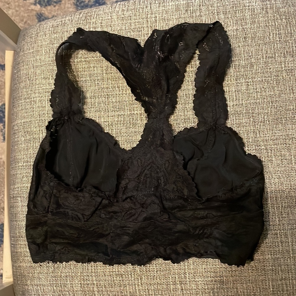 Lacey black bralette - Picture 4 of 5